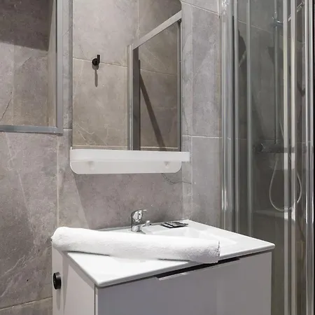 Thebluestay 350 - Stunning In Republique Apartment